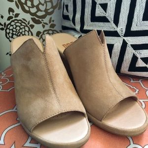 ONO suede Hannah wedges. Never worn